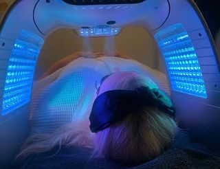 LED Light Therapy with Cool Mist